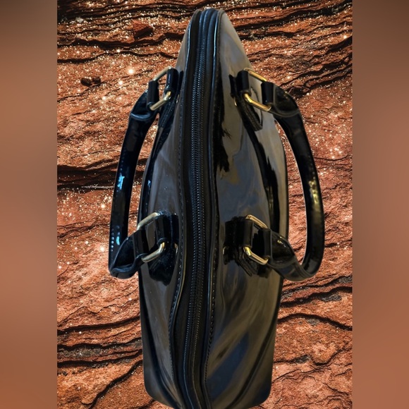 Black faux patent leather dome satchel bag - Picture 3 of 8